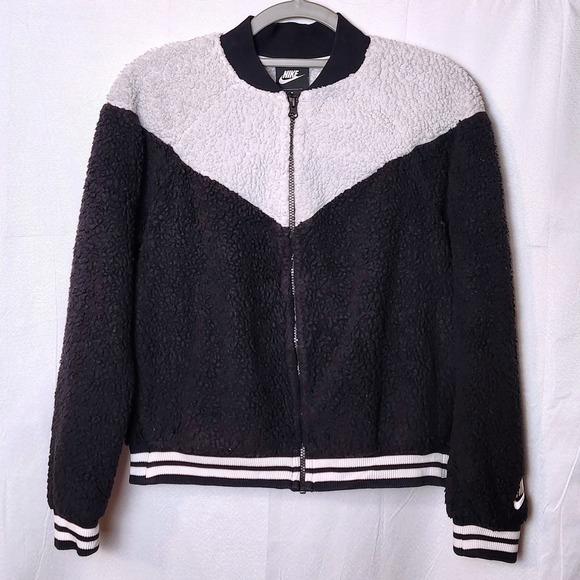NIKE SHERPA‎ BOMBER JACKET WOMENS MEDIUM POCKETS FULL ZIP BLACK WHITE - Picture 1 of 8